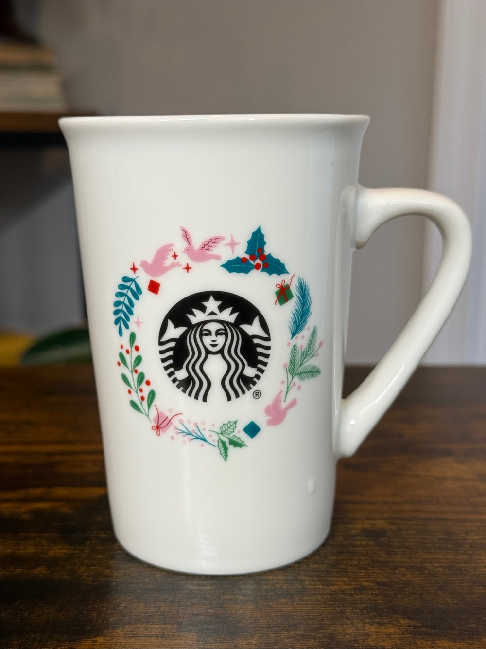 Starbucks 2019 Holiday Christmas Mug 10 oz Birds Holly Wreath Siren Logo Ceramic